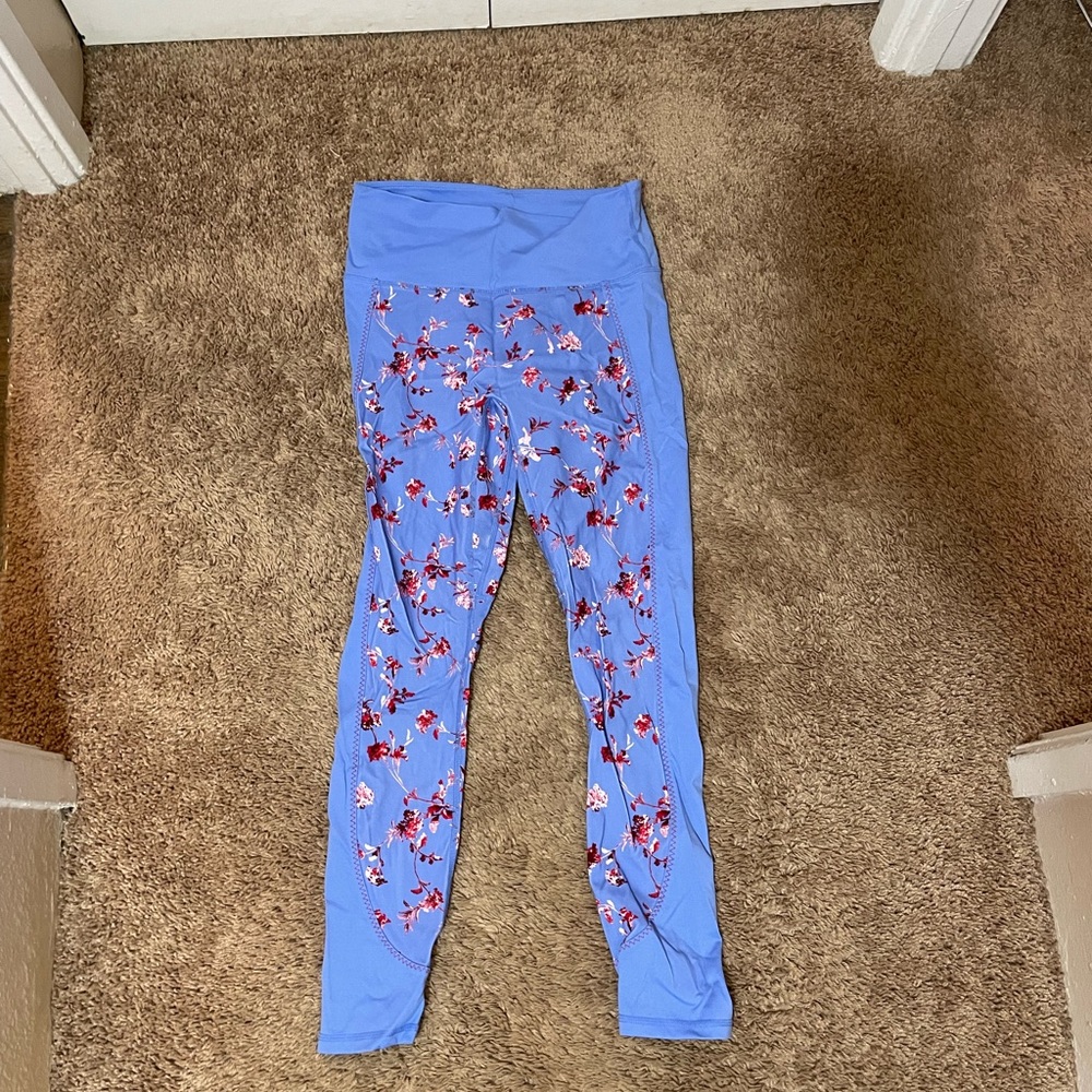 Fabletics madelaine petsch floral leggings